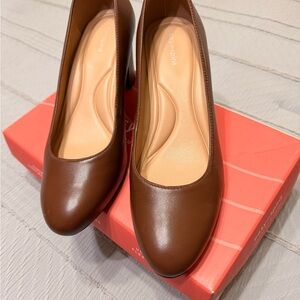 Dark Tan Riley Pumps by Easy Spirit